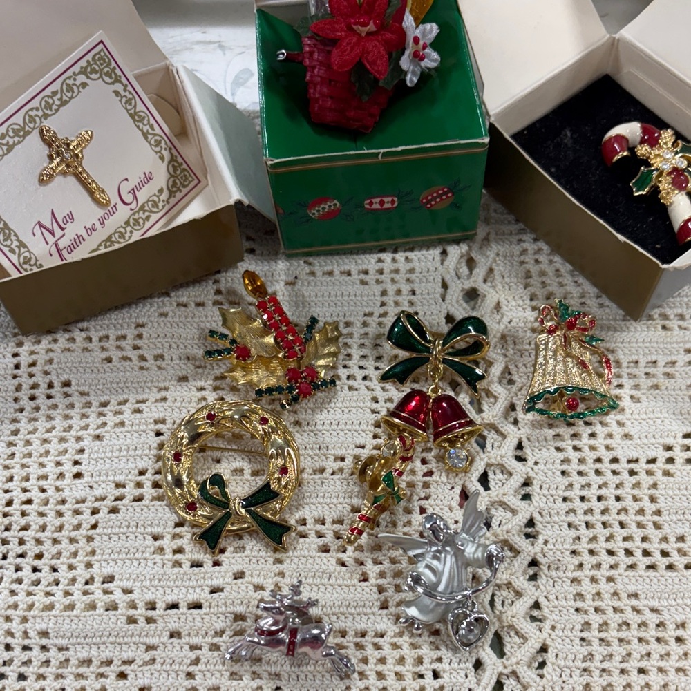 Festive Christmas Brooch Set